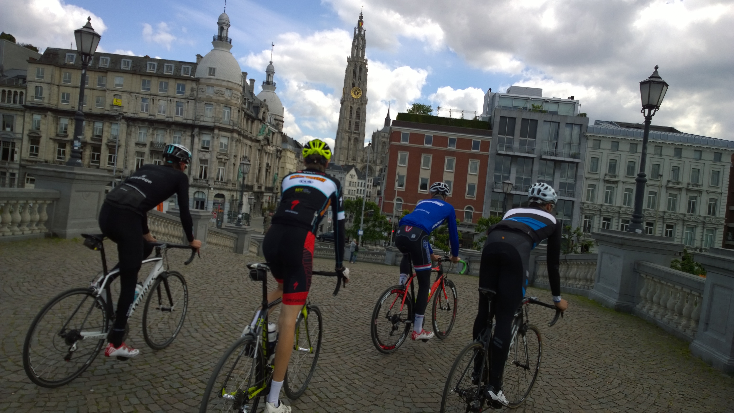 Restitusjonstur til Antwerpen med litt sightseeing by bike med tre Aussies og danske Søren.